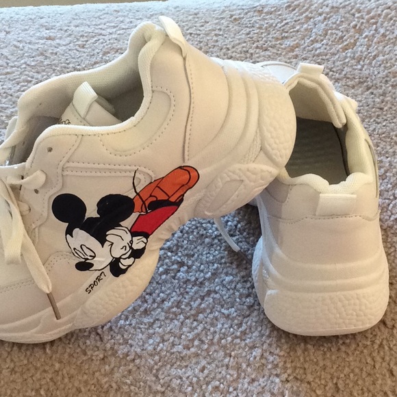 Fashion shoes. - Picture 2 of 7